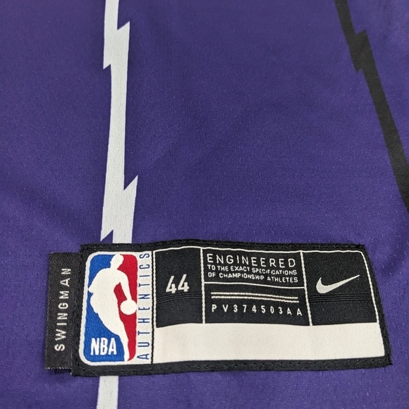 Men's Mitchell & Ness Carter #15 Purple Toronto Raptors 1998/99 Hardwood Jersey - Picture 6 of 8